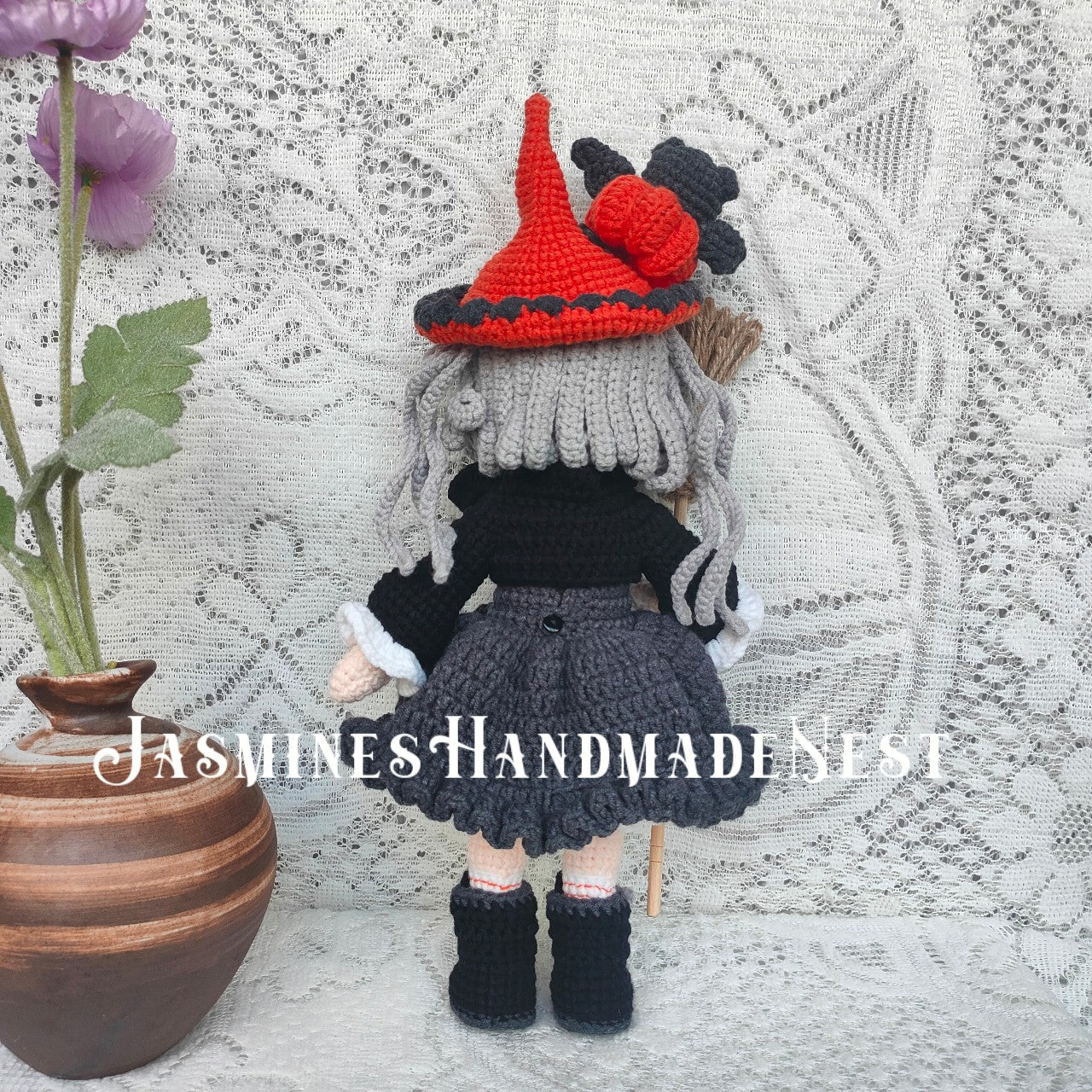 Handmade Crochet Witch Doll – Amigurumi Halloween Witch Plush, Gothic Girl Doll, Spooky Decoration, Cute Handmade Gift for Halloween and Halloween Party