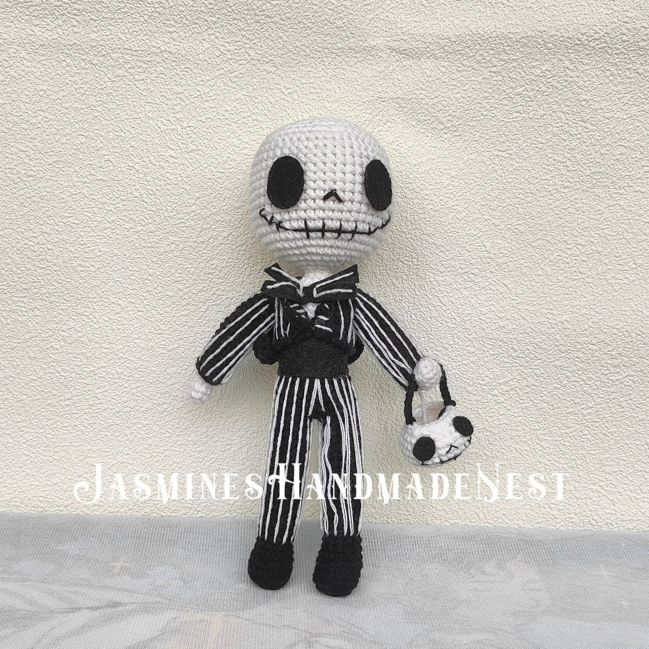Handmade Gothic Couple Dolls – Romantic Skeleton and Stitched Girl Plush Set – Crocheted Décor for Halloween, Christmas, or Unique Gift Giving