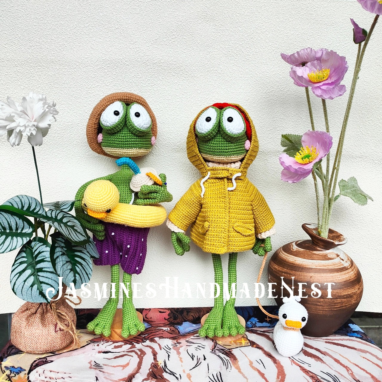 Handmade Crochet Frog Plush – Cute Amigurumi Beach Frog Toy, Soft Stuffed Animal with Sun Hat, Summer Gift for Kids, Coastal Nursery Décor