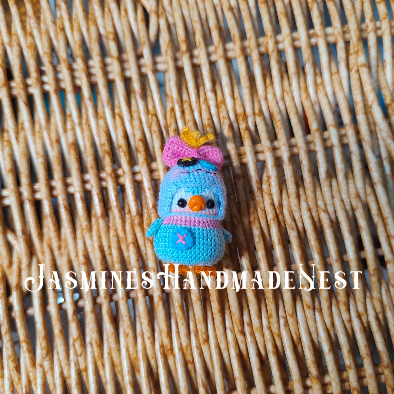 Handmade Mini Crochet Penguin – Micro Amigurumi Plush, Tiny Cute Penguin Doll, Soft Collectible Gift for Kids & Adults