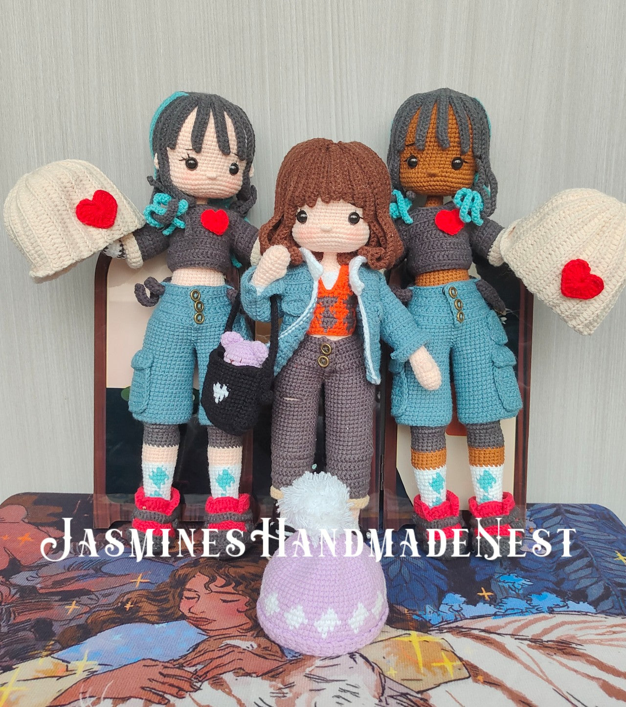 Trendy Cool Girl Knit Doll β handcrafted with edgy style! π§Άβ¨ A unique knit figurine for bold-style collectors. Soft fabric, intricate stitches β no imitation. Made for your Shopify store. Add this eye-catching piece today!