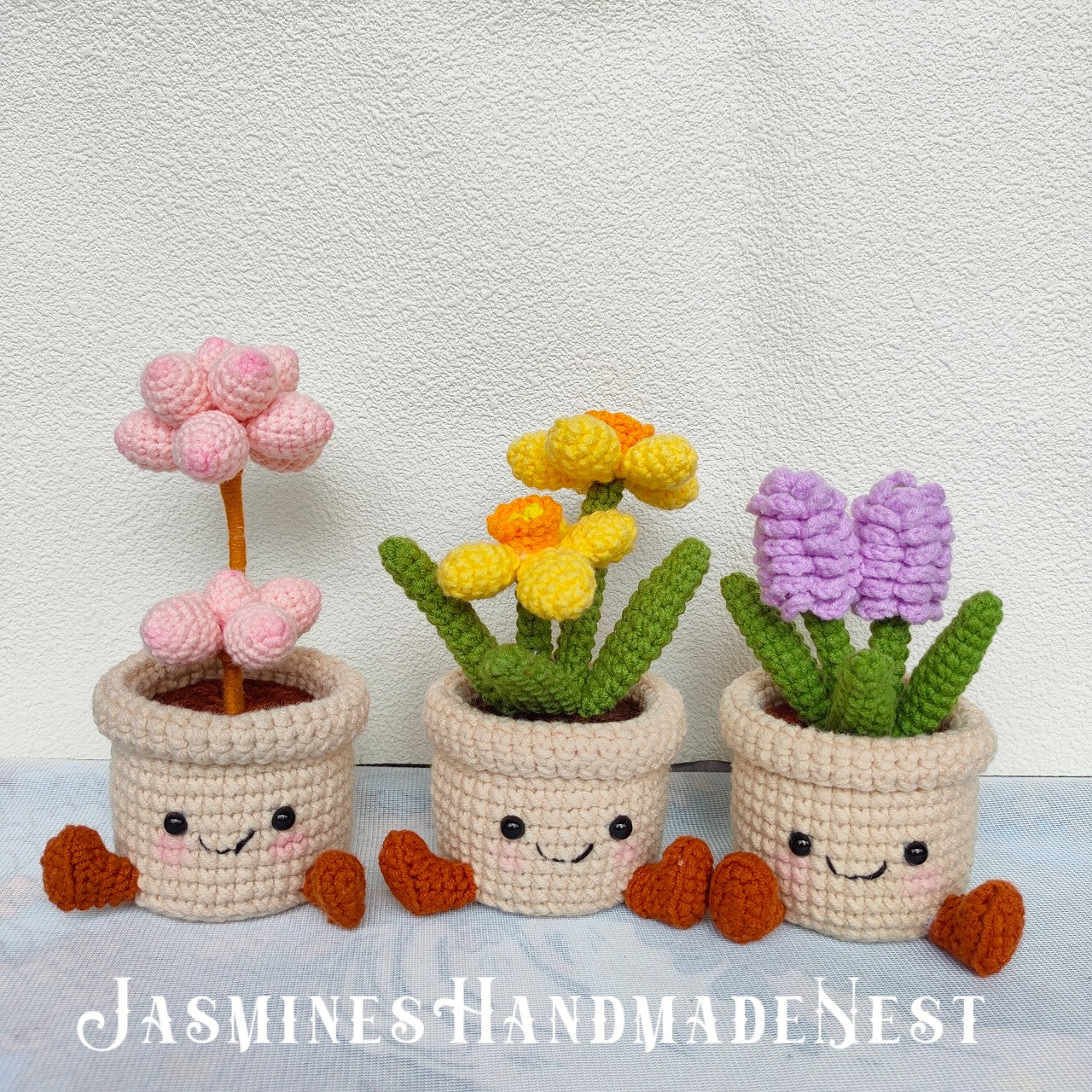 Handmade Crochet Potted Flower – Soft Amigurumi Plant Decor for Home or Office, Cute Tabletop Yarn Flower, Unique Gift for Plant Lovers, Eco-Friendly Fiber Art