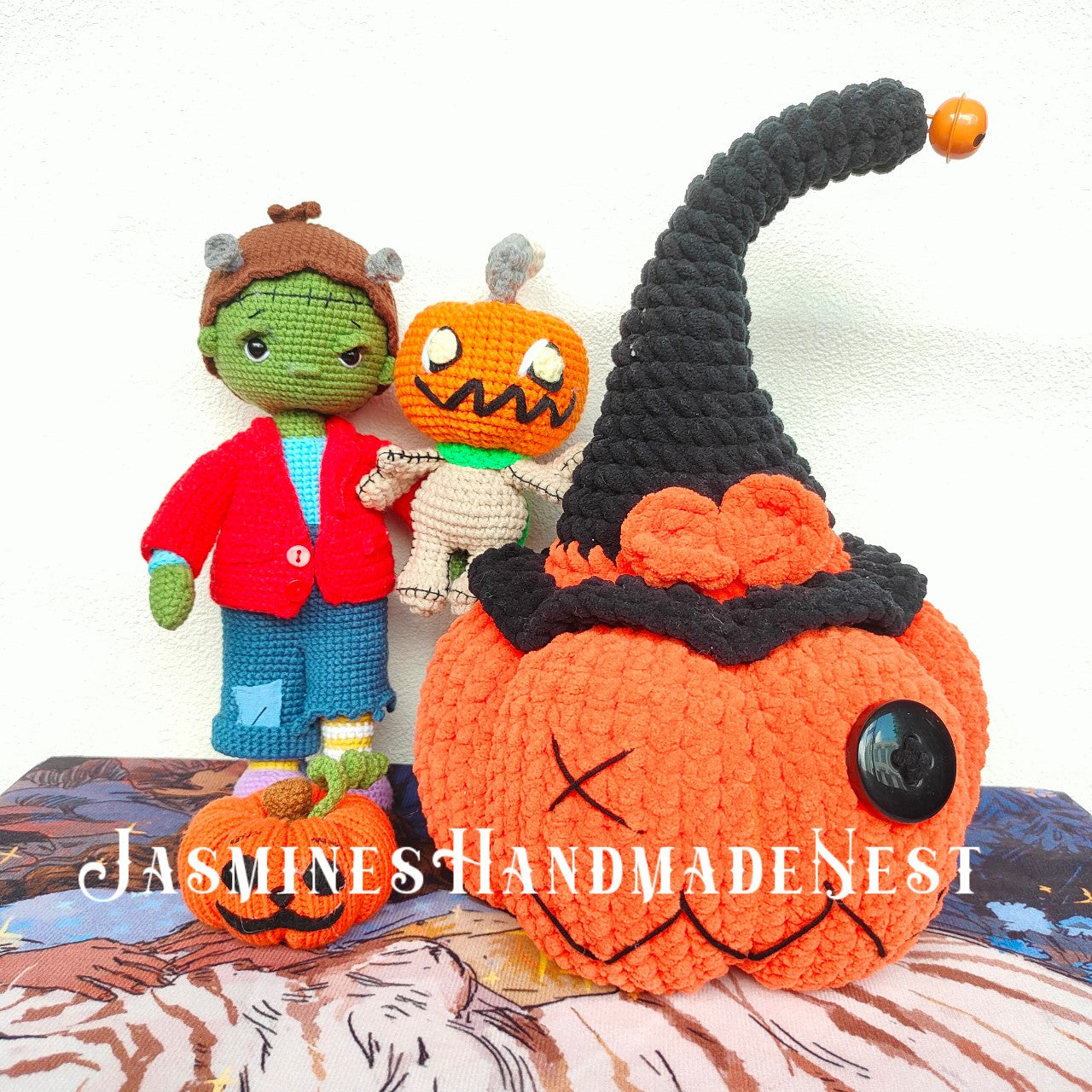 Halloween Crocheted Doll Collection! Handmade pumpkins, ghosts, etc., in soft yarn for festive vibe. Unique styles, multi-size pendants/ornaments. Adds handcrafted warmth—great Halloween limited pick for gifting or keeping.