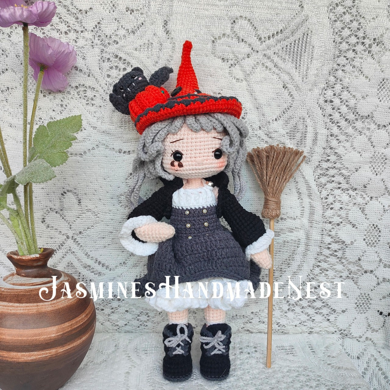 Handmade Crochet Witch Doll – Amigurumi Halloween Witch Plush, Gothic Girl Doll, Spooky Decoration, Cute Handmade Gift for Halloween and Halloween Party