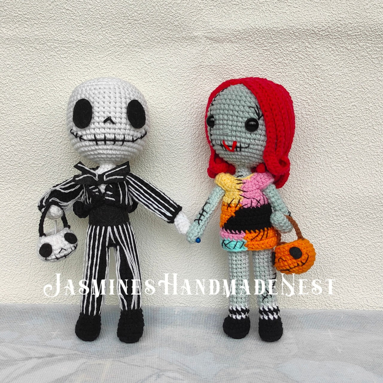 Handmade Gothic Couple Dolls – Romantic Skeleton and Stitched Girl Plush Set – Crocheted Décor for Halloween, Christmas, or Unique Gift Giving