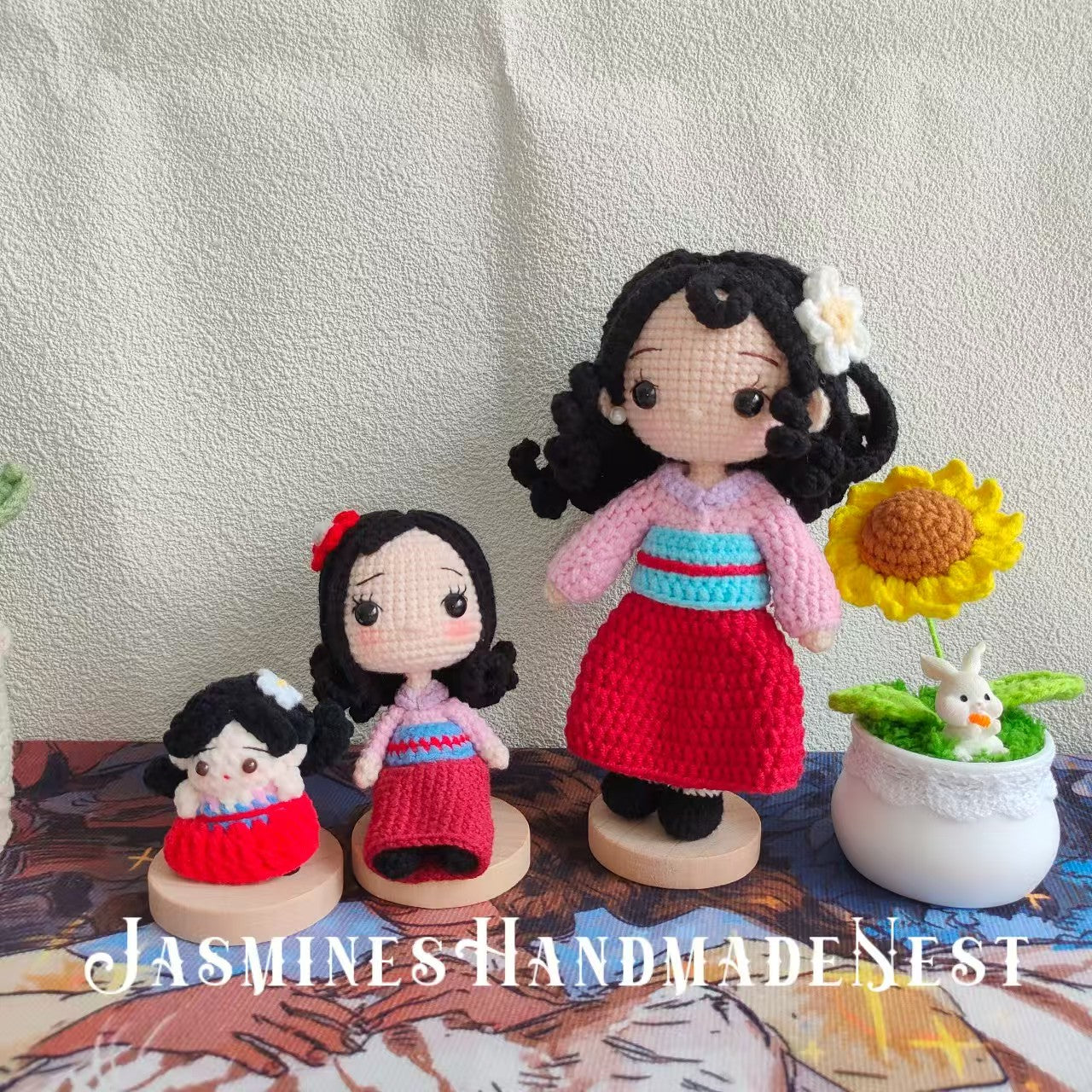 Handmade Warrior-Inspired Crochet Doll – Poseable Amigurumi Girl Toy with Red & Green Outfit – Unique Gift for Kids or Collectors