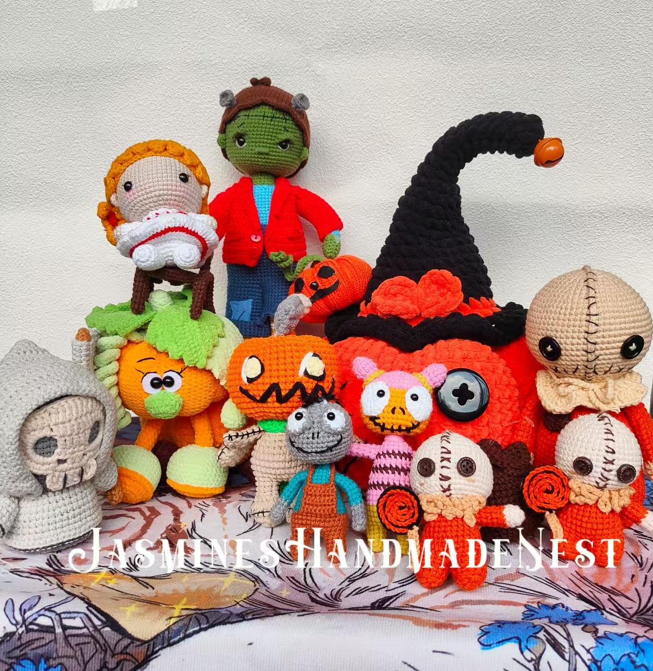 Halloween Crocheted Doll Collection! Handmade pumpkins, ghosts, etc., in soft yarn for festive vibe. Unique styles, multi-size pendants/ornaments. Adds handcrafted warmth—great Halloween limited pick for gifting or keeping.