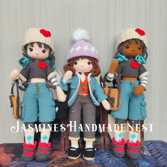 Trendy Cool Girl Knit Doll – handcrafted with edgy style! 🧶✨ A unique knit figurine for bold-style collectors. Soft fabric, intricate stitches – no imitation. Made for your Shopify store. Add this eye-catching piece today!