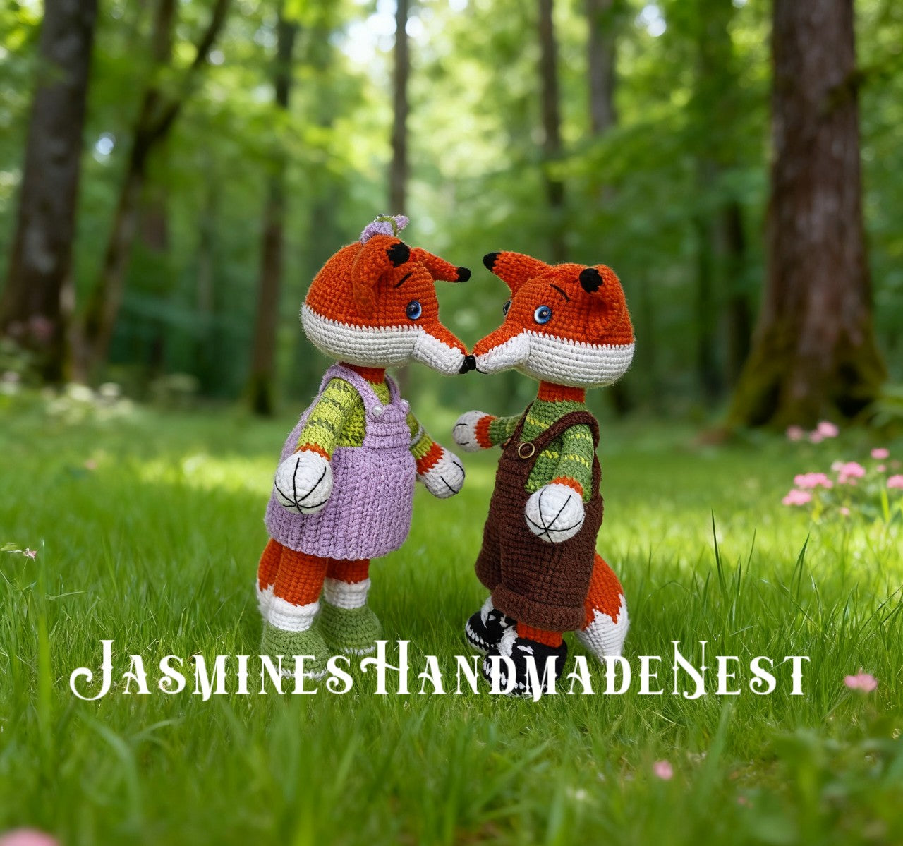 Handmade Crochet Fox Couple – Amigurumi Woodland Plush Toy Set – Cute Stuffed Fox Dolls for Kids, Nursery Decor, Birthday, Autumn or Valentine Gift