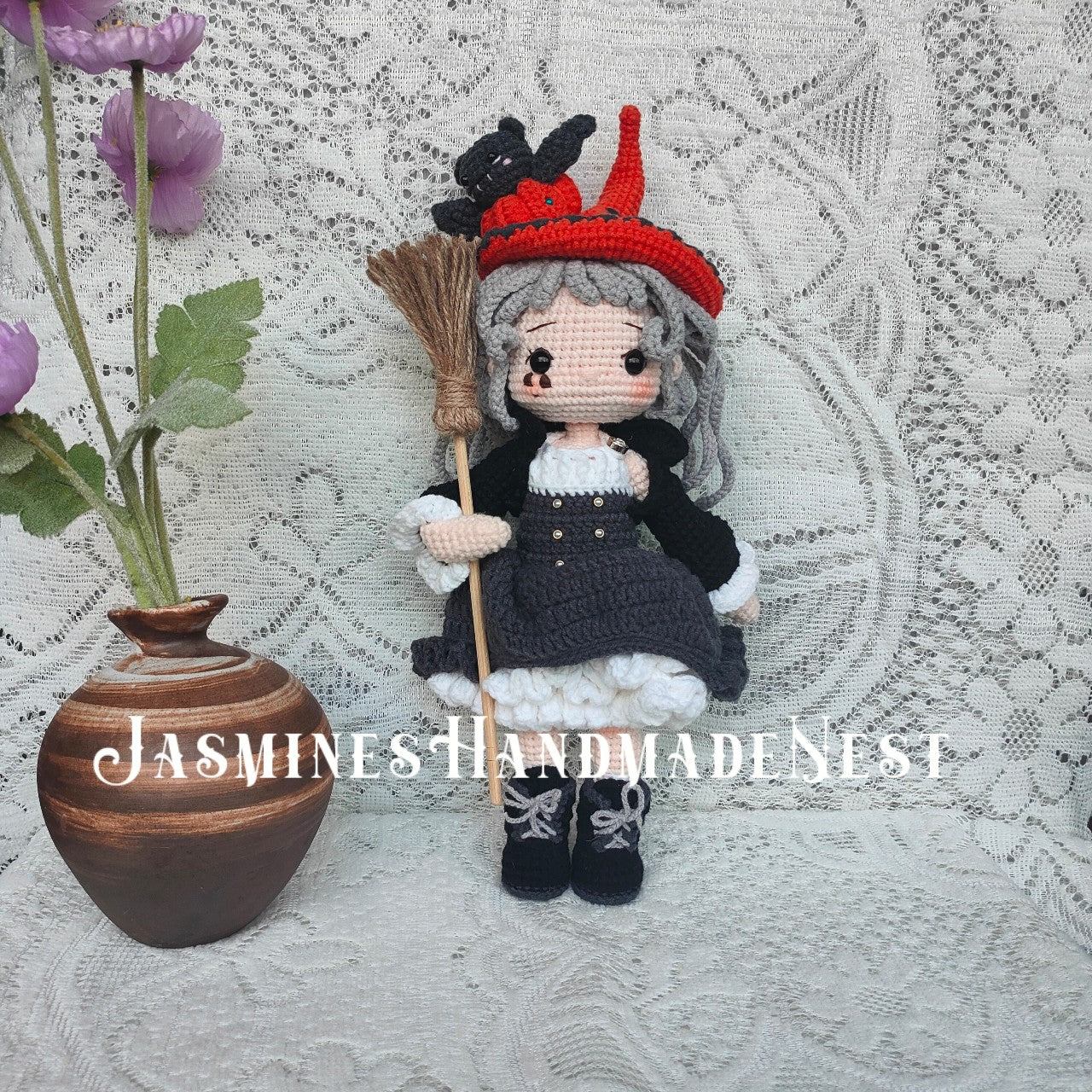 Handmade Crochet Witch Doll – Amigurumi Halloween Witch Plush, Gothic Girl Doll, Spooky Decoration, Cute Handmade Gift for Halloween and Halloween Party